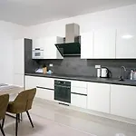 Ah Lahoda Apartman *