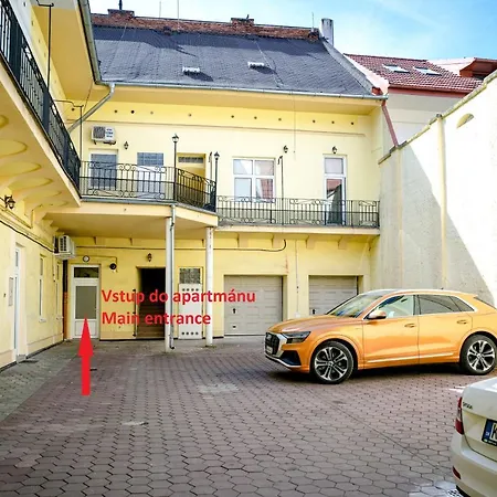 Ah Lahoda Apartman Kassa