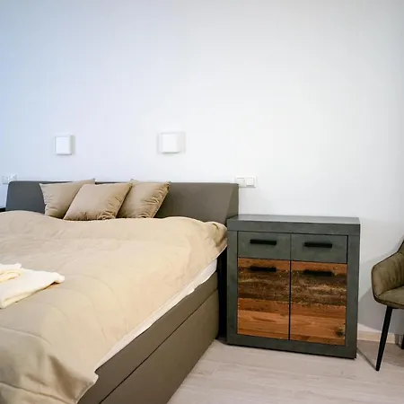 Ah Lahoda Apartman *